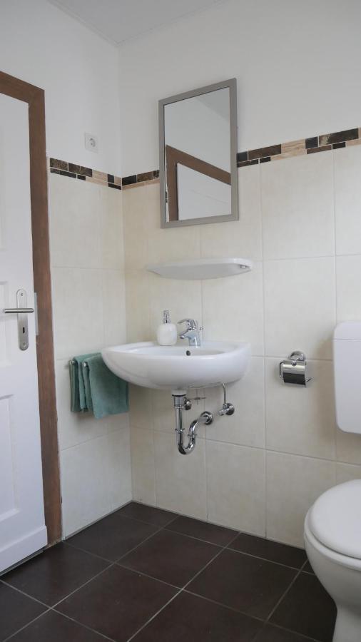 Modernisierte Ferienwohnung Im Schoenen Sauerland Мешеде Екстериор снимка